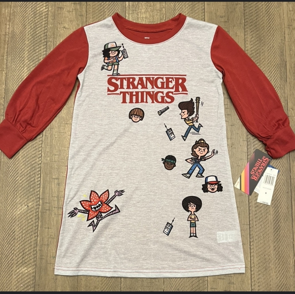 Boy's Stranger Things Night Gown Top Size 6 Also Have A Size 4